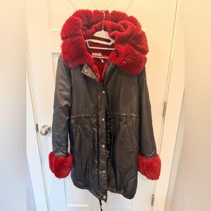 ROiii Black Faux Fur Hooded Parka Coat Burgundy Lining Size M